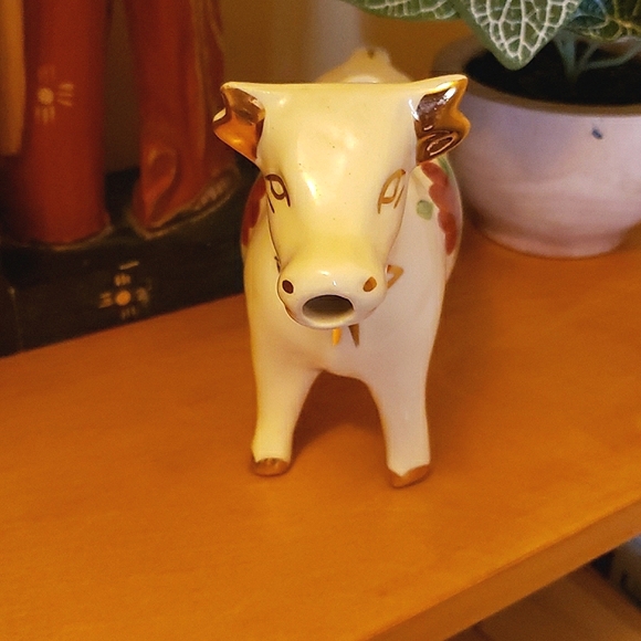 Vintage porcelain cow creamer collectible - Picture 2 of 3